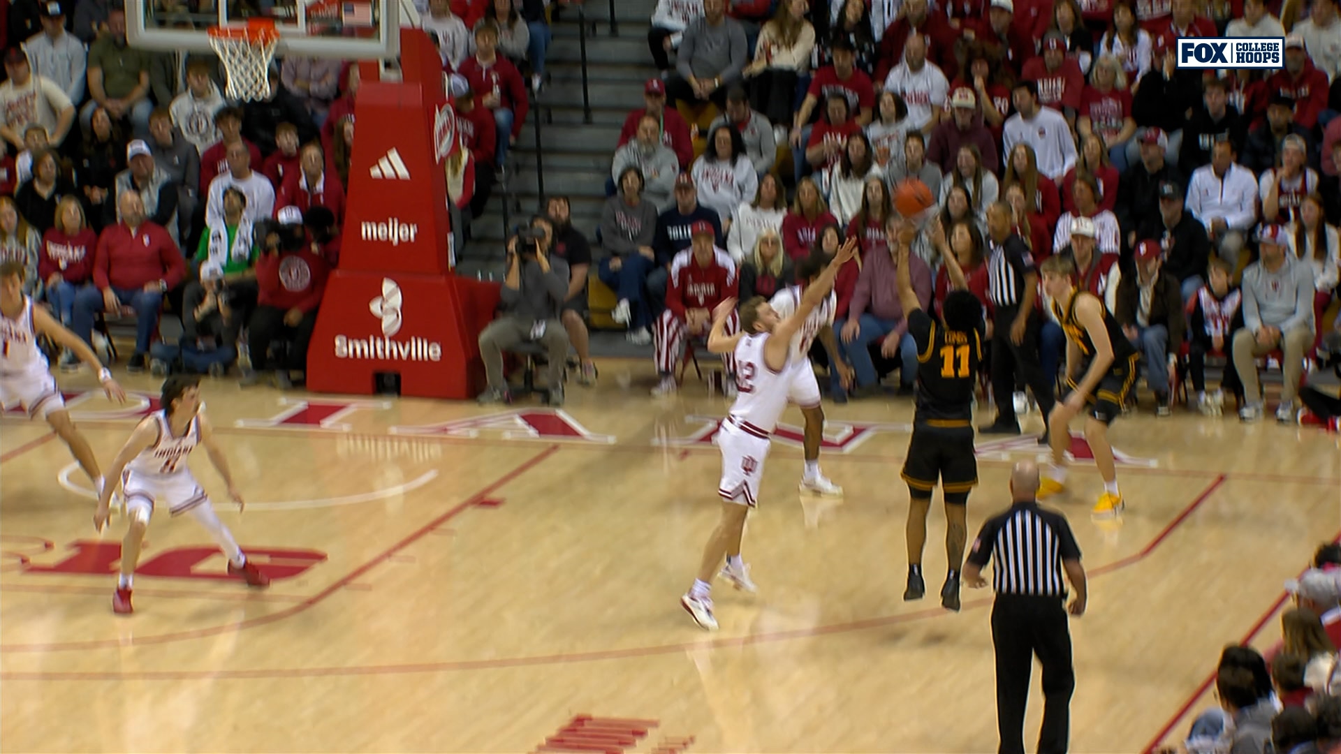 Iowa’s Kael Combs makes 3-pointer, extending lead against Indiana